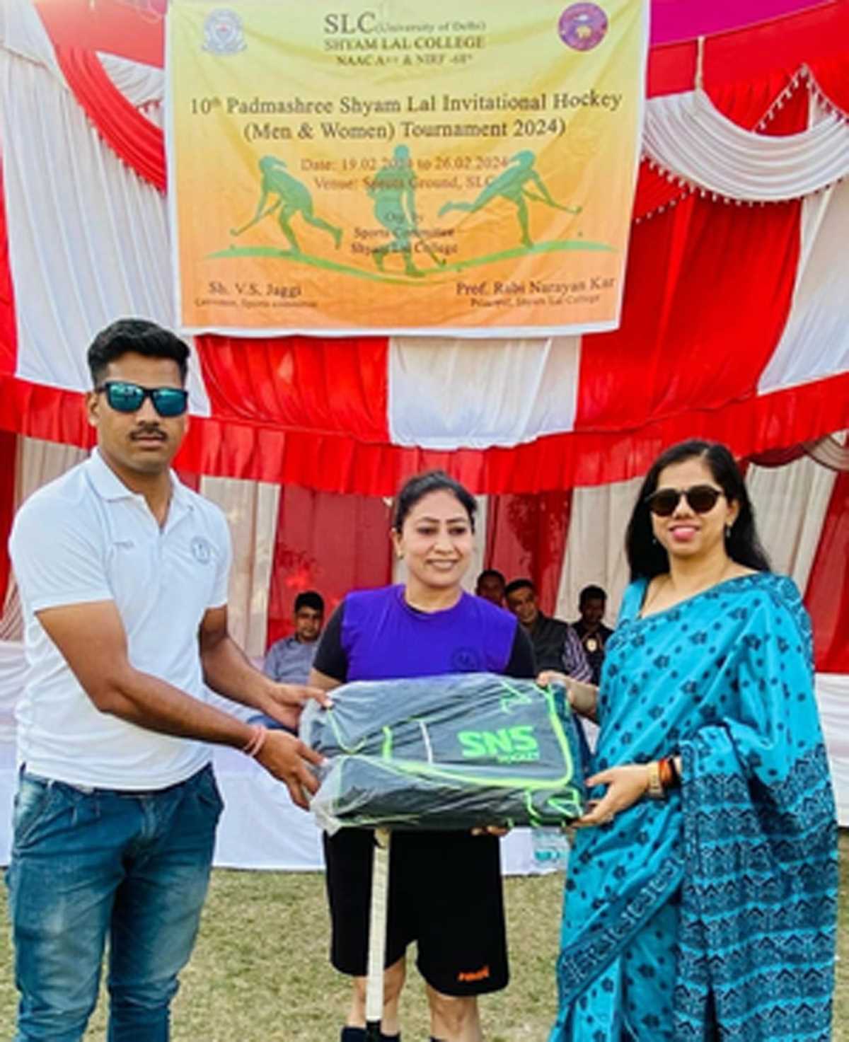 दिल्ली यूनिवर्सिटी एलुमिनी पद्मश्री श्याम लाल हॉकी टूर्नामेंट में 9-0 से जीती दिल्ली यूनिवर्सिटी एलुमिनी पद्मश्री श्याम लाल हॉकी टूर्नामेंट में 9-0 से जीती